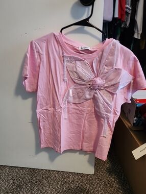 New La Diosa Sz XL,2X,3X Pink Womens Short Sleeve Top with Floral Spark Applique